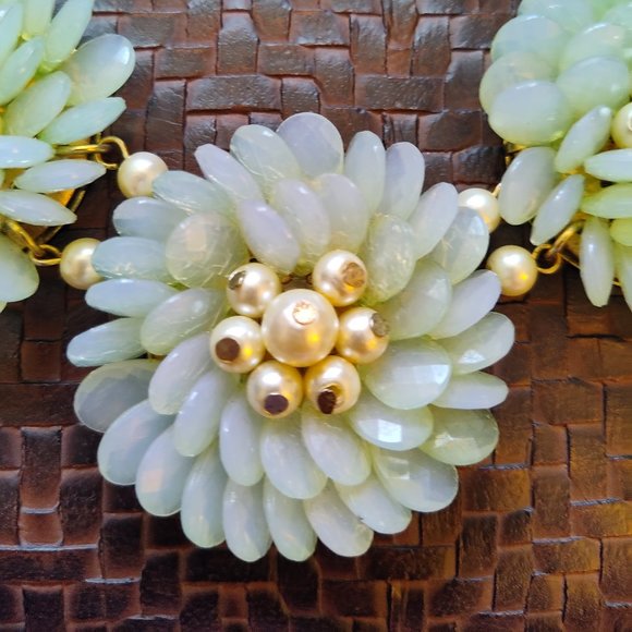 Faux Jade and Pearl Floral Fashion Necklace - Picture 7 of 11